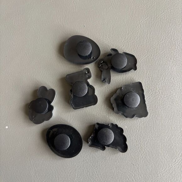 Set Of Fourteen Easter Holiday Shoe Charms - Picture 3 of 4